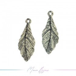 Charms brass feather white-black 11x27mm