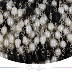Catena in Ottone Base Argento con Perle di Fiume e Onice irregolari